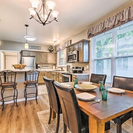 Remodeled Downtown Hot Springs Home With Porch Exteriér fotografie