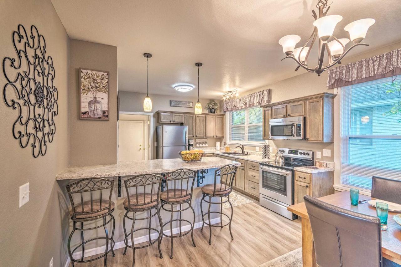 Remodeled Downtown Hot Springs Home With Porch Exteriér fotografie